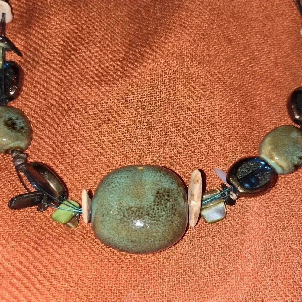 2 piece Premier Design jewelry set